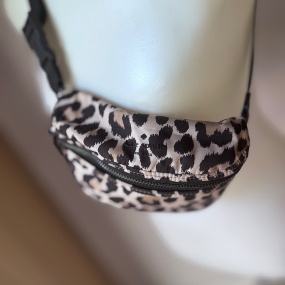Kate Spade “That’s the Spirit” leopard print belt bag in black and Cream - Picture 8 of 16